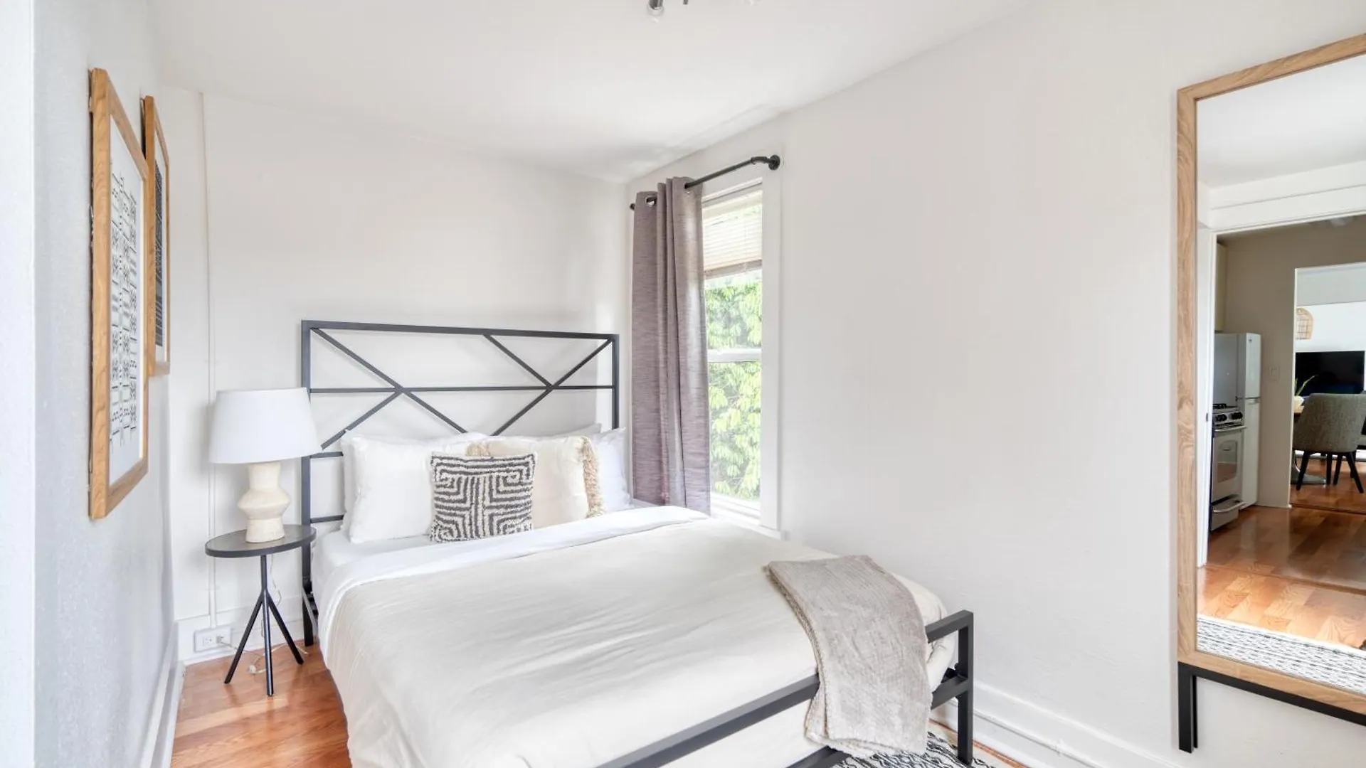 Stay Portland - La Casa Burnside - Local Eateries, Shops, And Bars Apartment